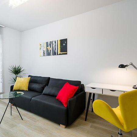 Apartments Poznan Fabryczna By Renters Ngoại thất bức ảnh